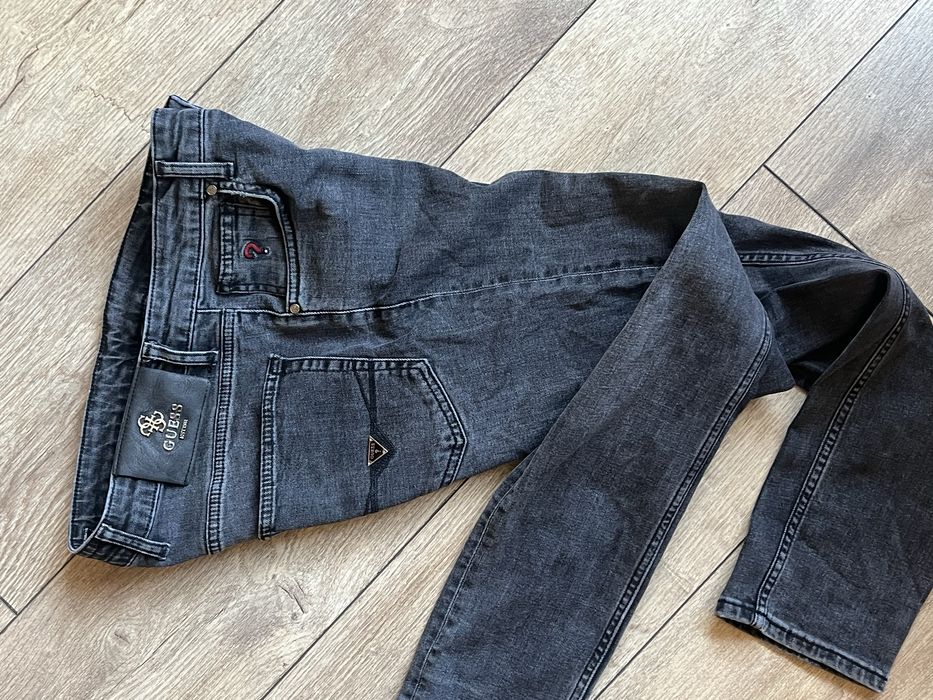 GUESS : Los Angeles  - 30 размер Slim / Оригинал