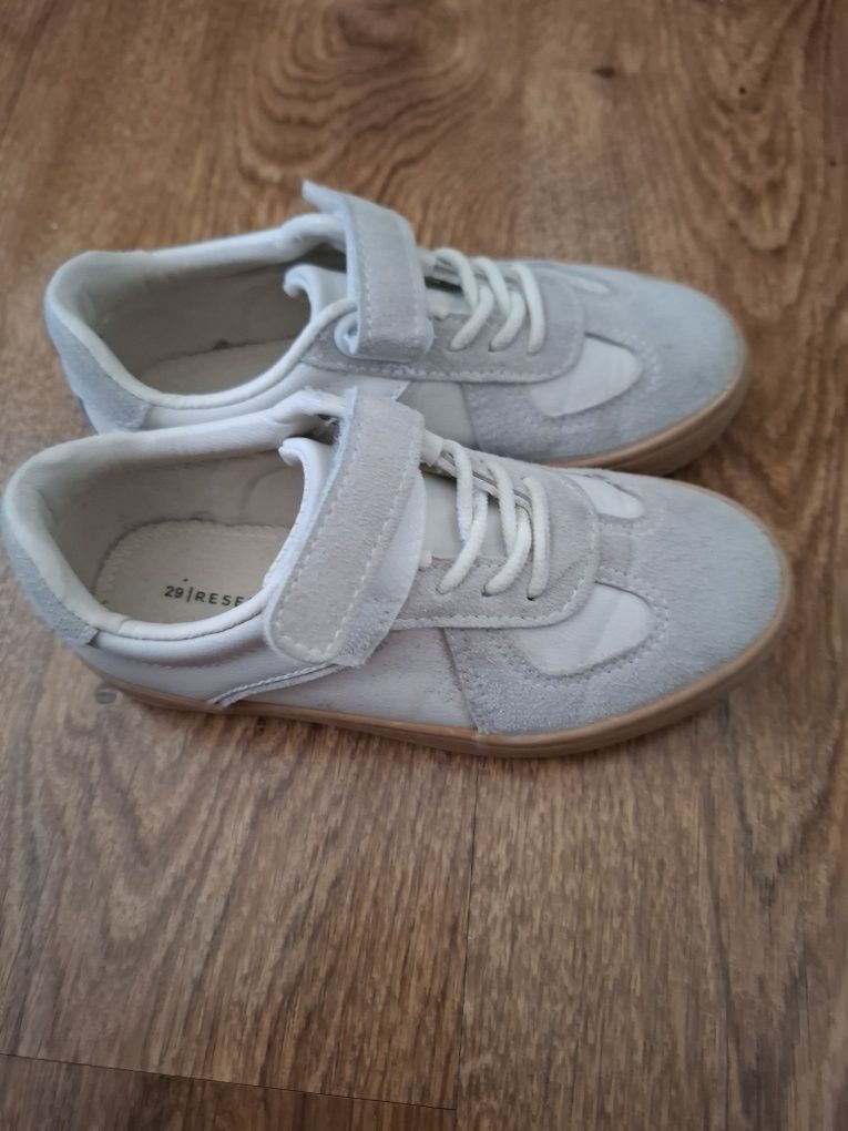 Adidasi Reserved nr 29.