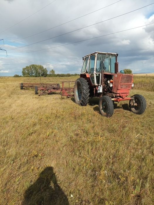 Продам трактор с косилкой граблями куном