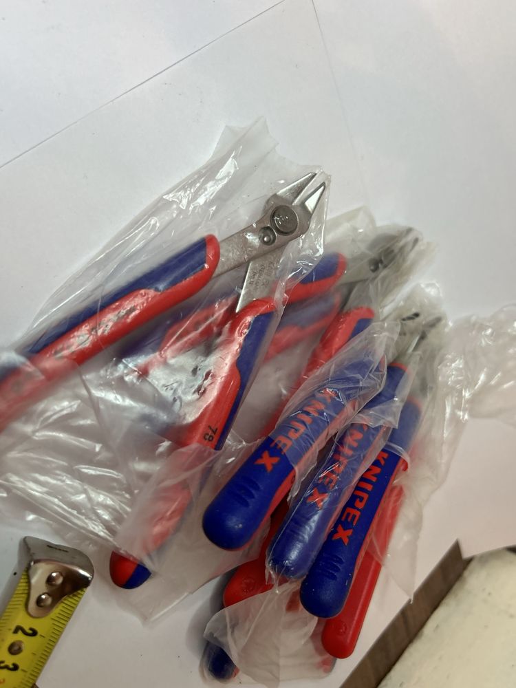 Малки клещи два вида KNIPEX