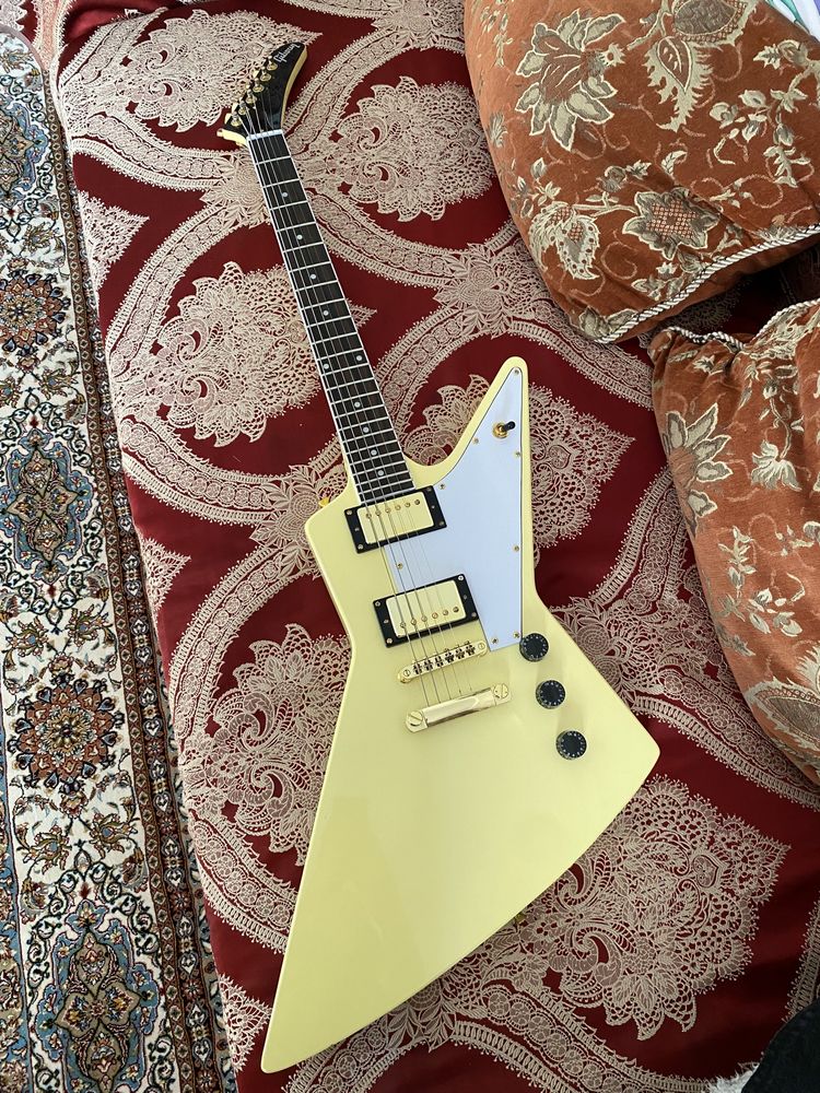 Gibson explorer custom