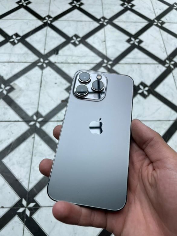 IPhone 13 pro qora sotladi