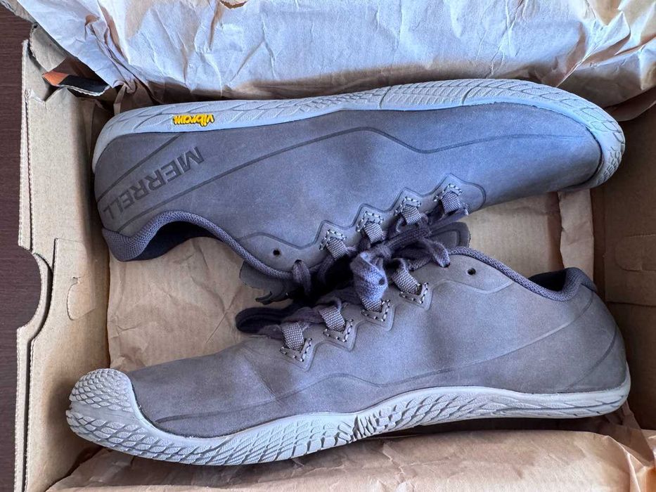 нови спортни обувки Merrell,трениране,размер 40,5 и 41,розови и карбон