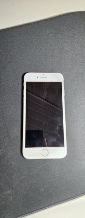 iPhone 7  в хорошем состоянии