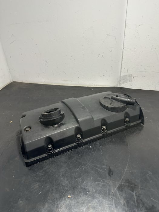 Capac culbutori volkswagen Vw Golf 4 1.9 TDI ARL ASZ AXR 038103469