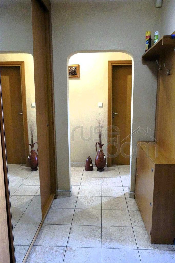 Продава се Тристаен апартамент в Русе, Алеи Възраждане - 98 кв.м за 1725 €/кв.м - Снимка #7