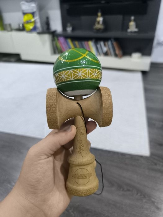 Kendama sweets johny raekes 310 lei sunați pentru mai multe detalii