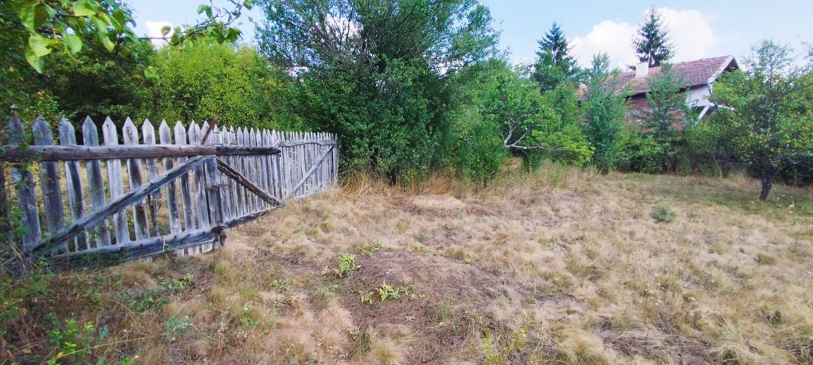Продава се ПАРЦЕЛ в село Егълница, област Перник