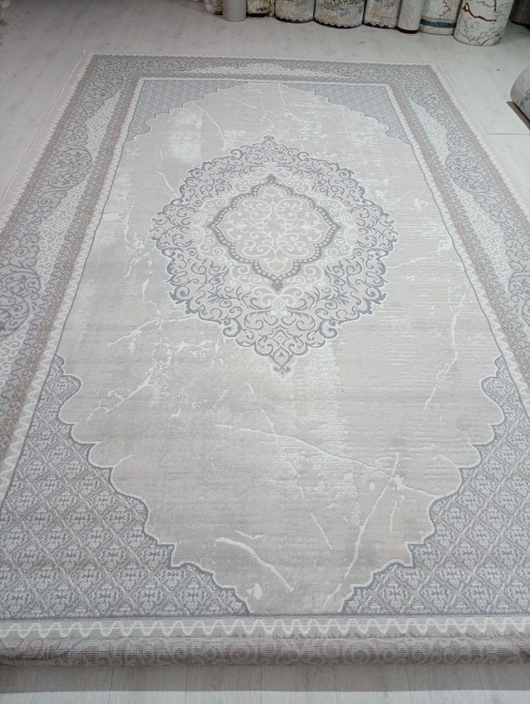Gilam va darshka narxi 59.000 sumda. Kivi