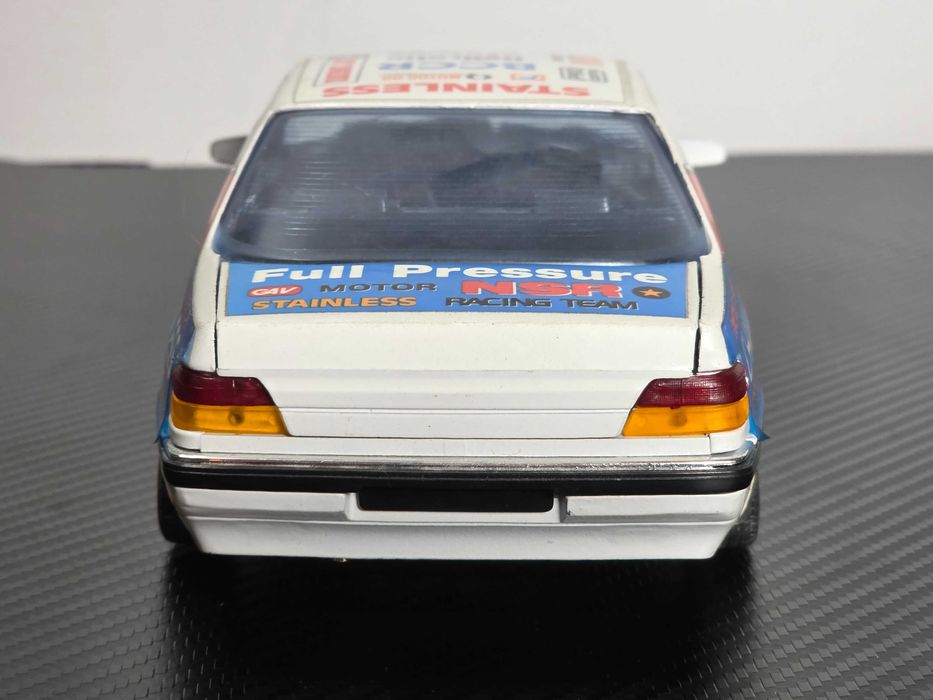 Macheta Auto 1/18 Majorette Peugeot 605