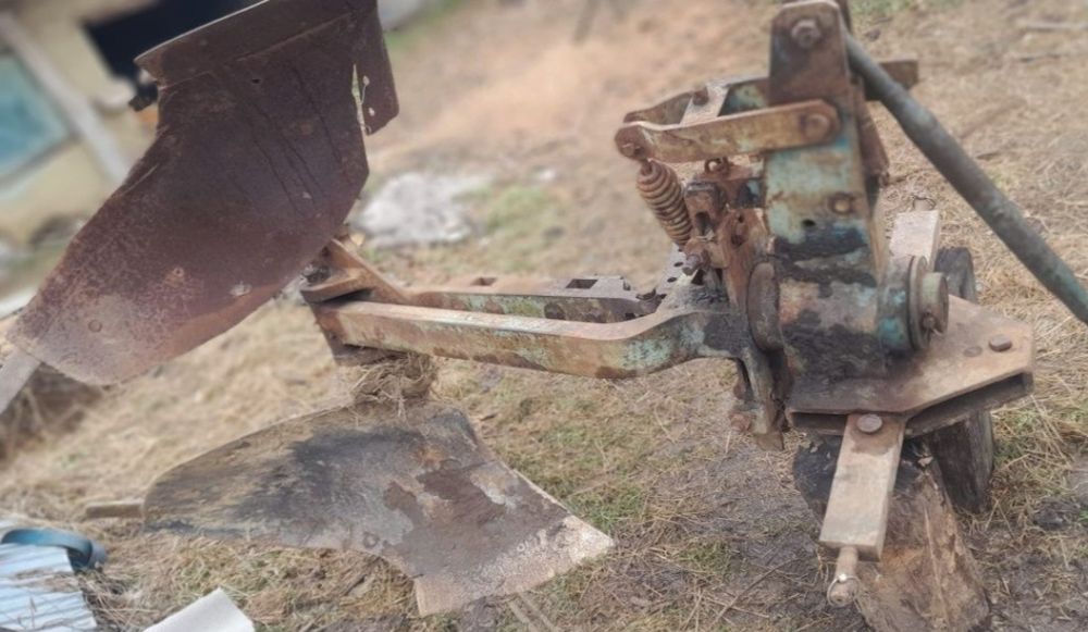 Vând plug reversibil