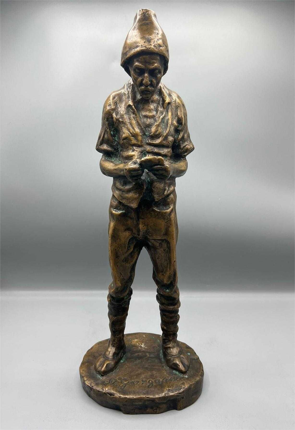 Liquid Money vinde statueta bronz Spiridon Georgescu
