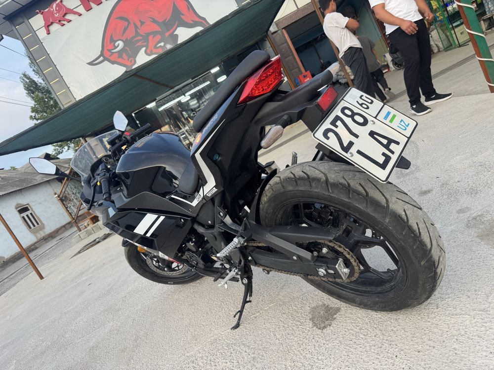 Srochna sotiladi Kawasaki Sportbike Motosikl