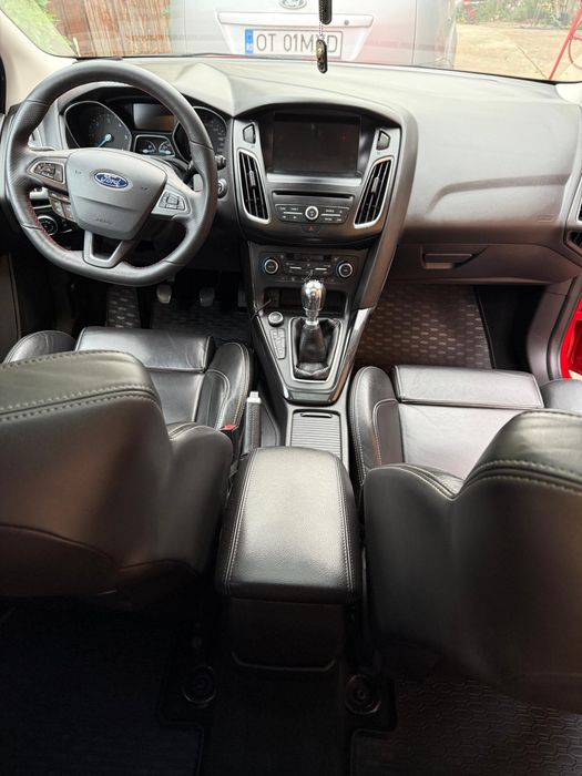 Ford Focus 1.5 TDCi - Unic, Full Option - An 2015