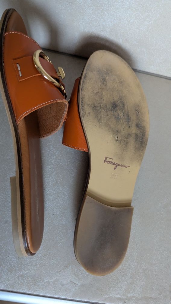 Чехли  Salvatore  Ferragamo.  Prada  естествена кожа