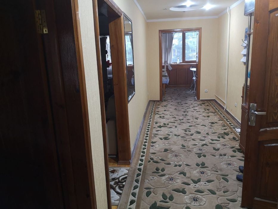 Ойбек метро ёнида 3 хонали квартира ижарага берилади