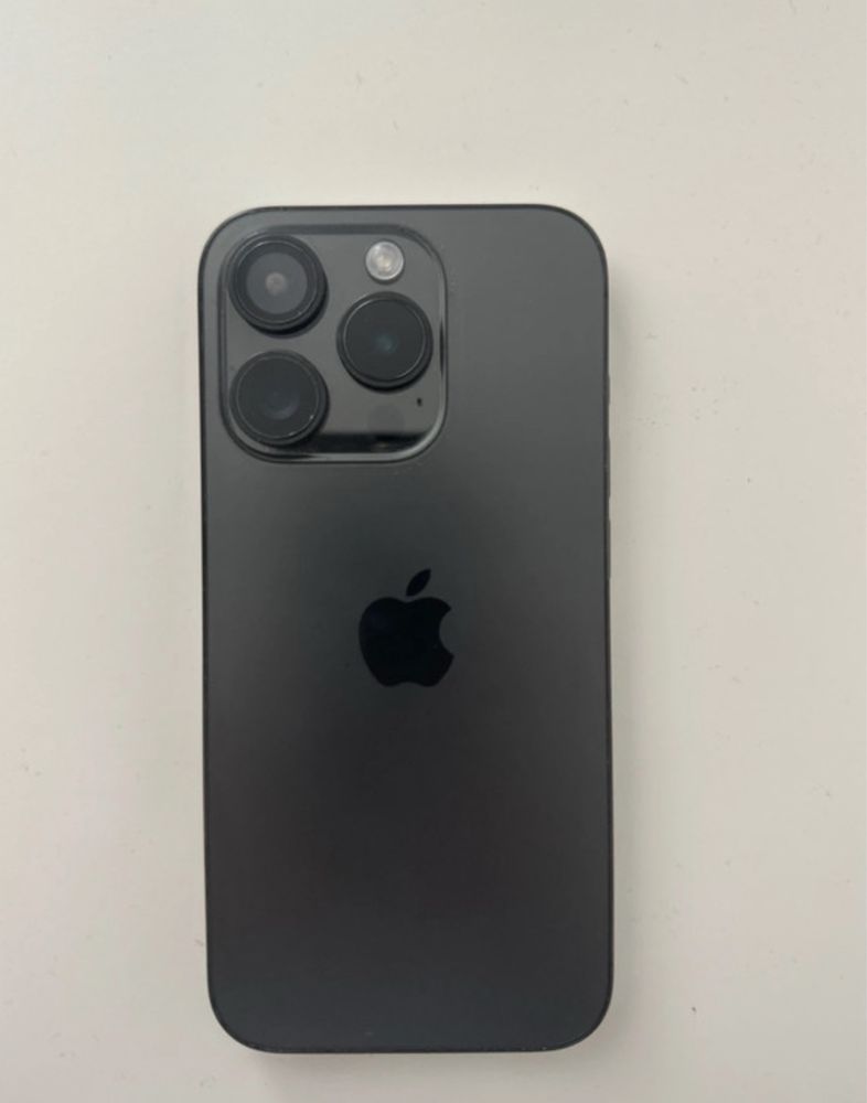 Iphone 15 pro in stare buna