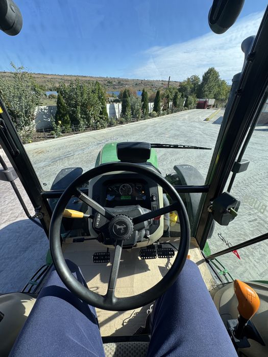 John deere 5100M