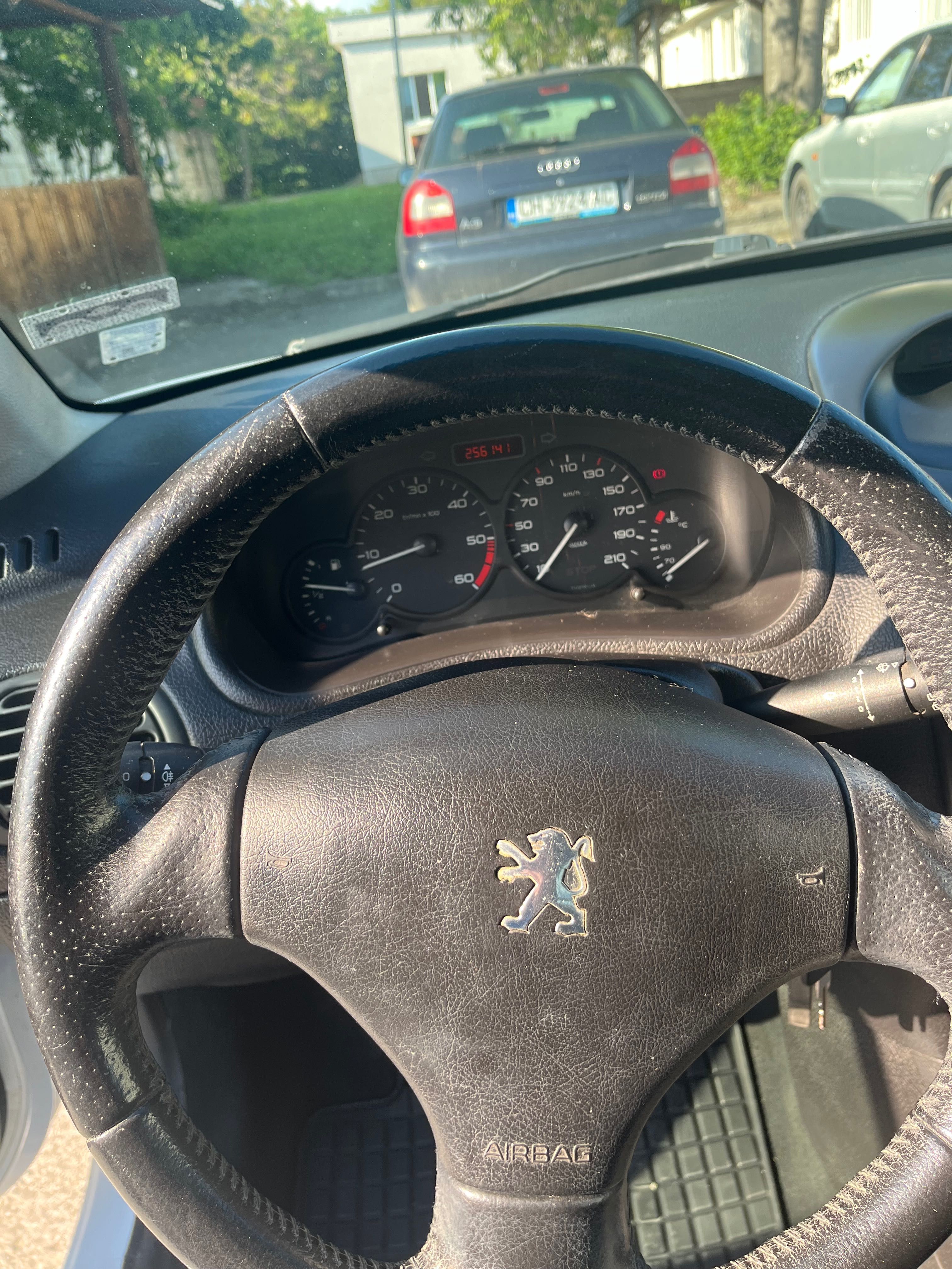 Peugeot 206 1.4 HDI 68 к. с 2009 г.