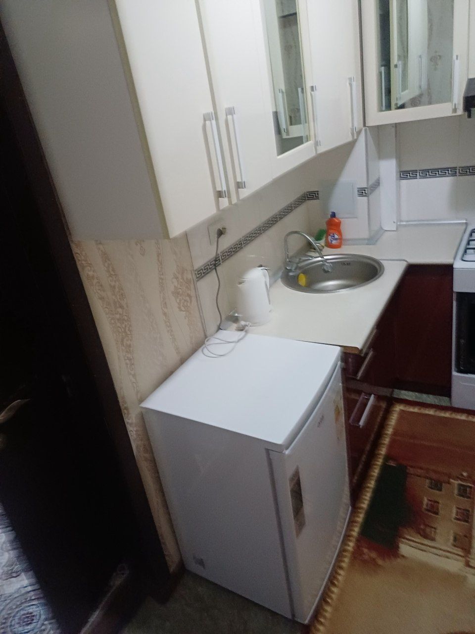 Квартира сотилади. 1 хона 3 этаж Сохил Пойтахт рупарасида 28 кв м. Рем