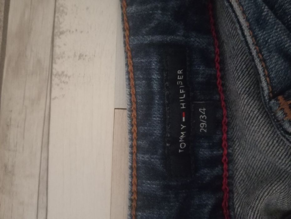 De vânzare blugi originali TOMMY HILFIGER