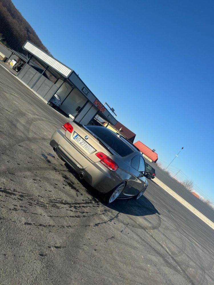 Vând BMW E92 320d
