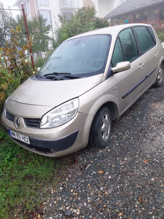 renault scenic.