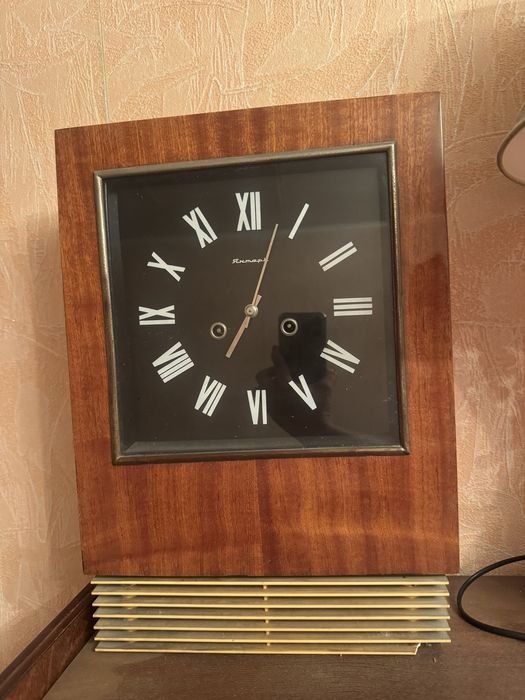 Часы антикварные