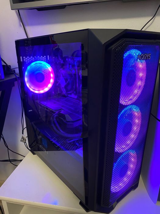 De vânzare unitate calculator