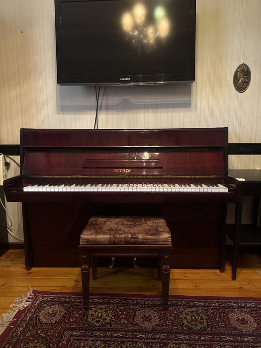 Продается Пианино Petrof
