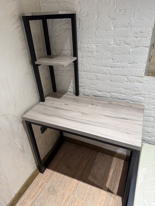 Маленький письменный стол!