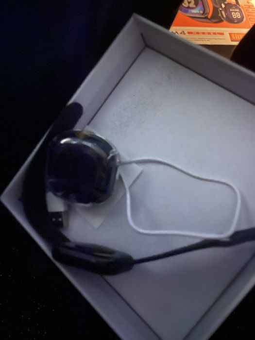 Продам наушники +смарт часы