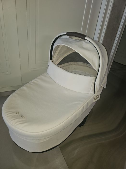 Cybex Balios S Lux seashell beige кош за новородено