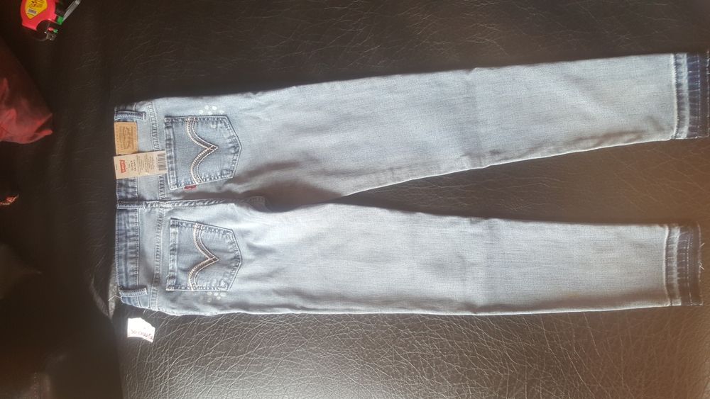 Оригинални нови детски дънки Levi's 10г за момиче