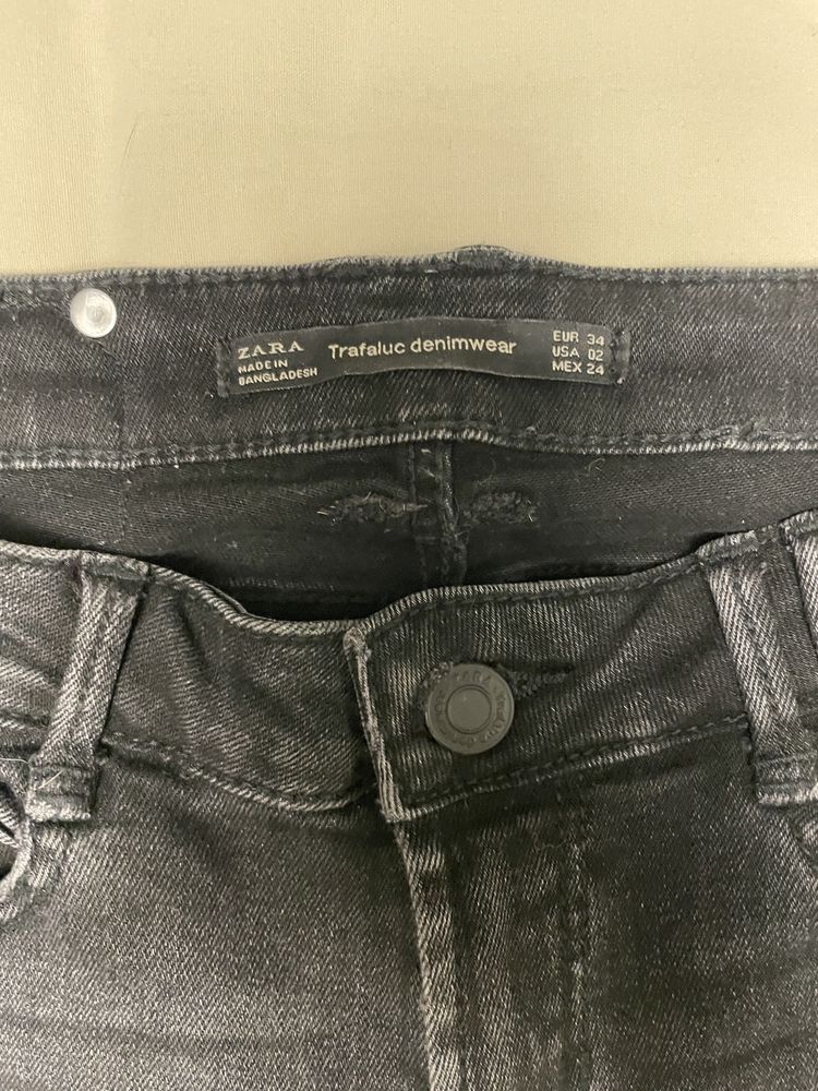 еластични дънки ZARA