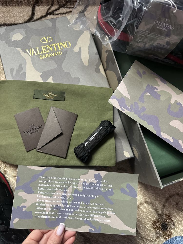 Valentino мъжки обувки сникърси черно червено естествена кожа