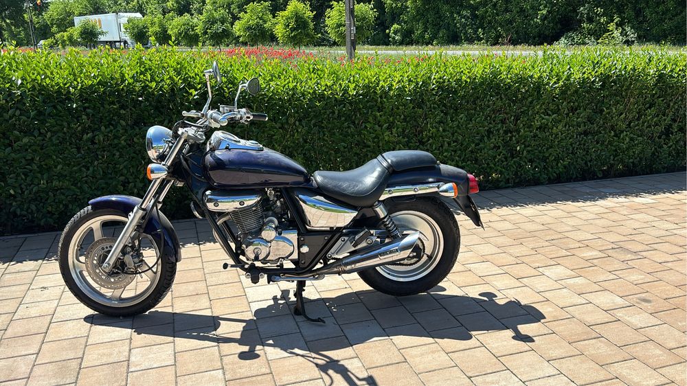 Motocicleta Daelim VT-125