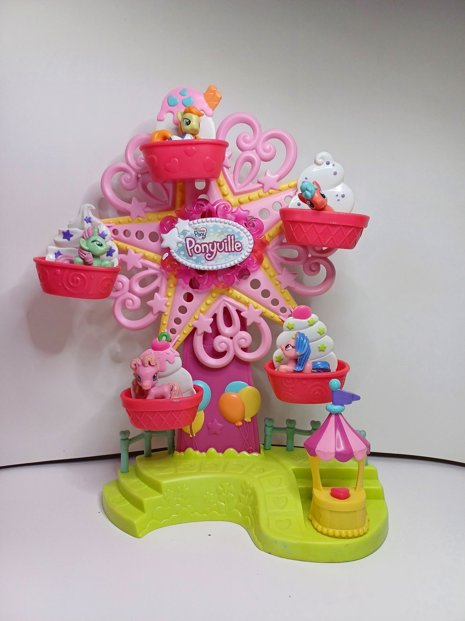 Micii ponei, My Little Pony Musical lce cream ferris wheel
Cream Ferri