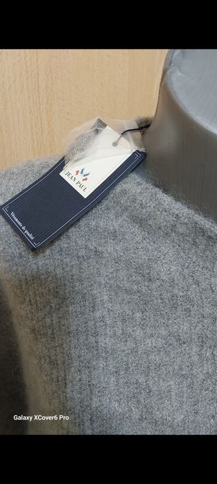 Нов пуловерJEAN PAUL. 33%kid Mohair. 33%вълна. размер XL.