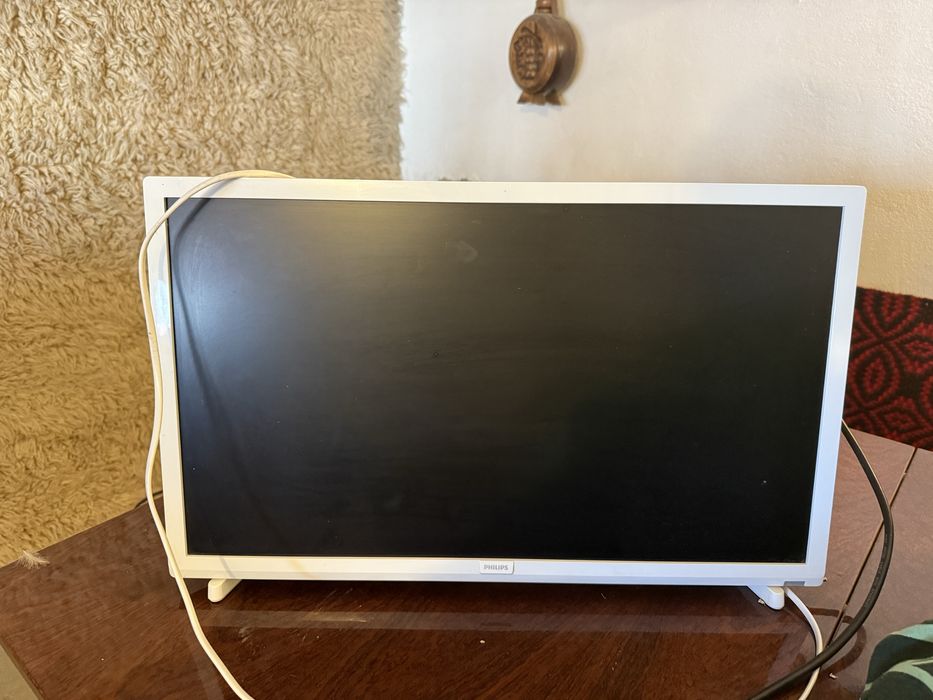 телевизор Philips 24