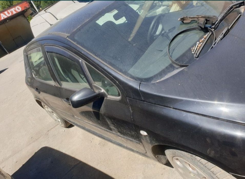 Dezmembrez Peugeot 307 1.4 benzina /1.6, 2.0 diesel
