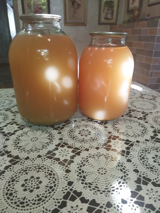 Продам сок яблочный домашнего приготовления.