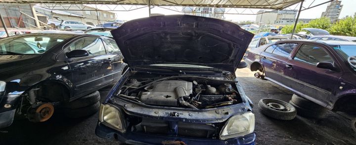 Consola centrala Dacia Logan prima generatie