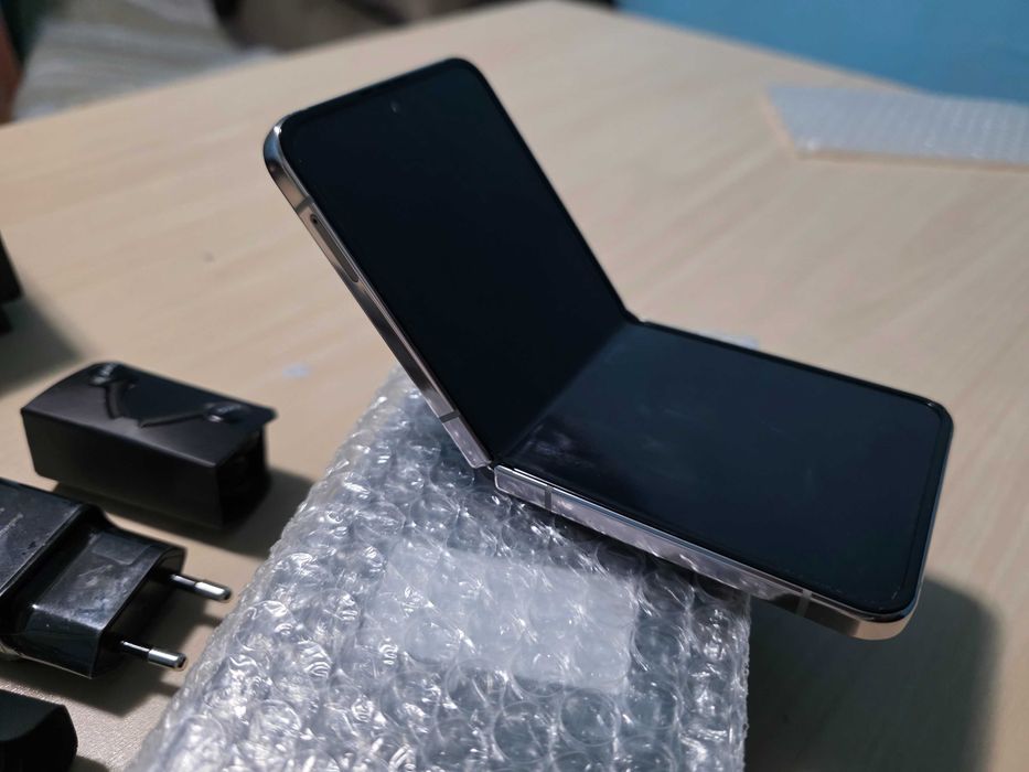 Ocazie !.Ca si Nou !!.Sams.Z Flip 4, 5G,256 Gb !