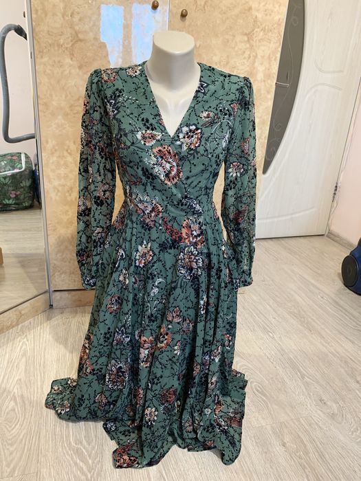 Платья вечерние элегантные р.42, 44, 46