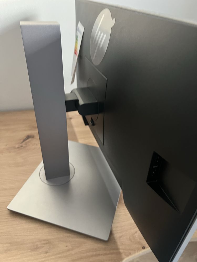 Монитор HP EliteDisplay 23", IPS, Full HD, 5ms, Display Port,HDMI, VGA