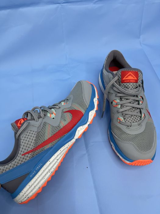 Маратонки Nike.