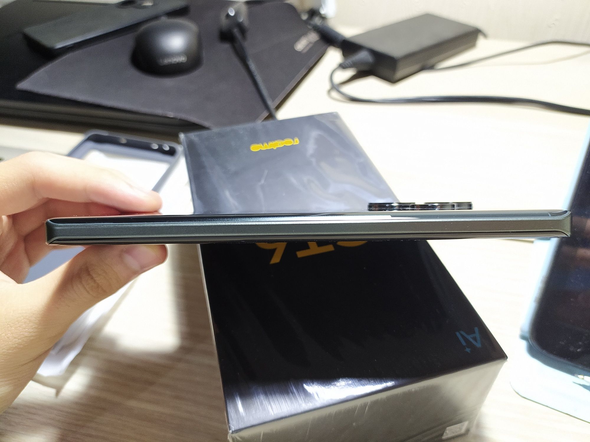 Realme GT6 12.256 Зелёный Глобал в Идеальном состоянии
