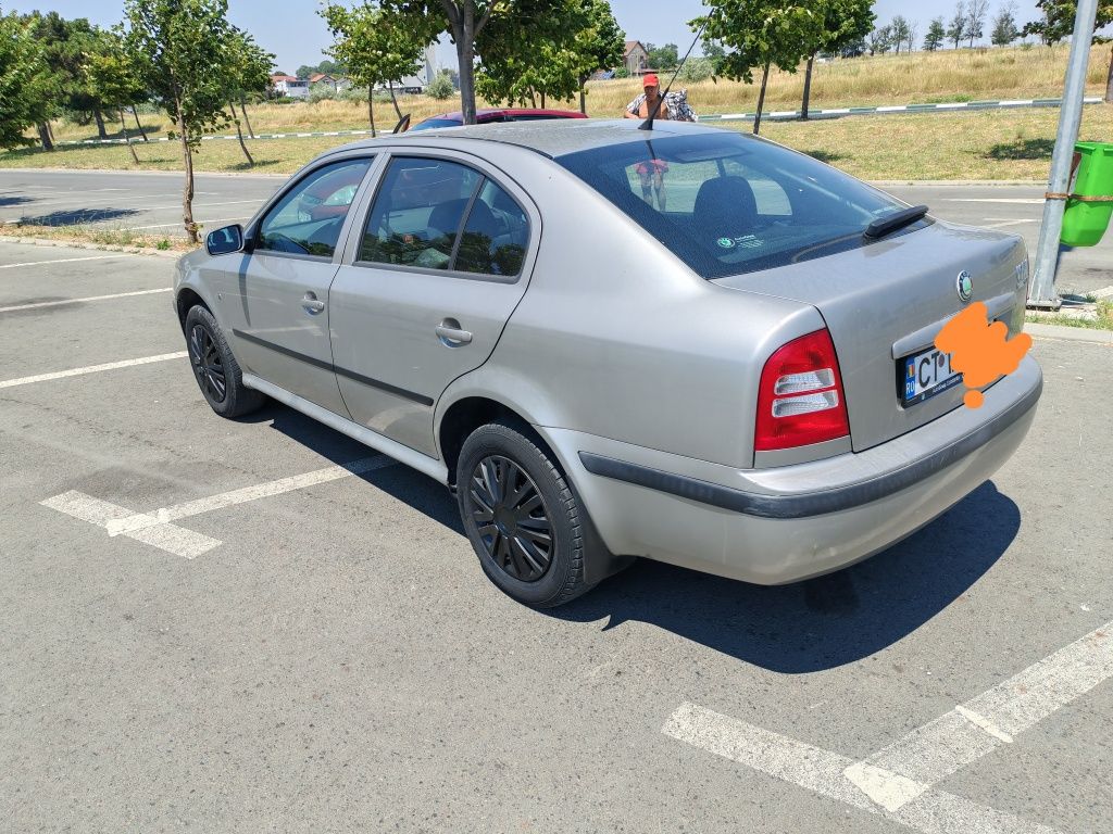 Skoda Octavia impecabila 2009 benzina 1.6 stare că noua 2750 e.