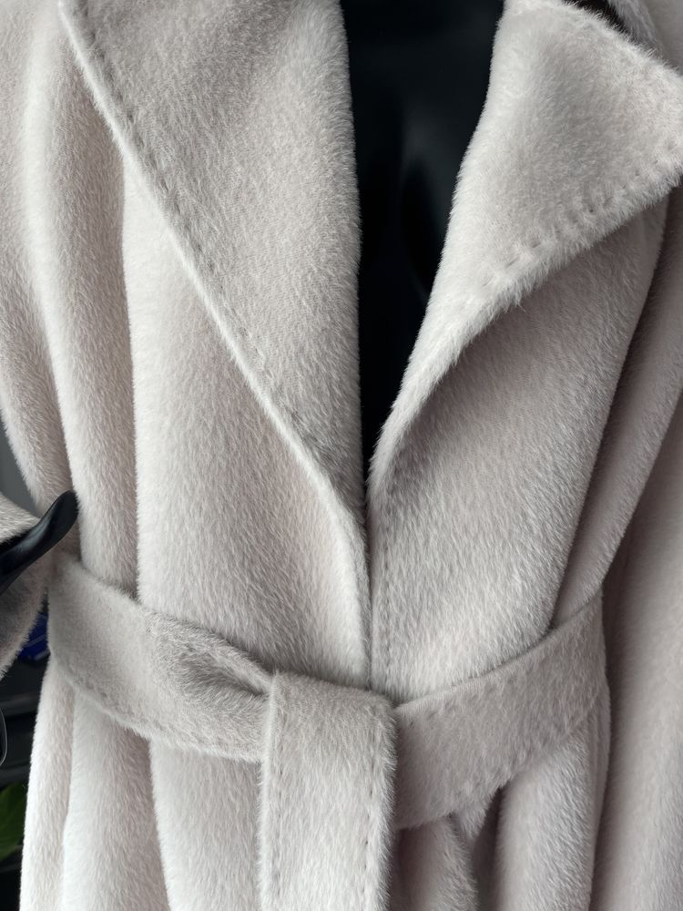 Дамско палто от лама